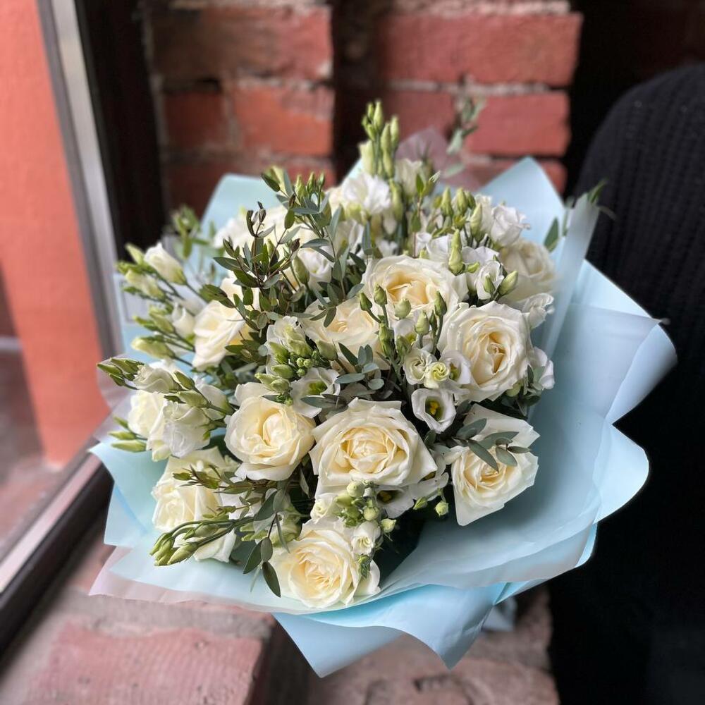 эустомы и эвкалипта в стильной упаковке "Белый блюз" эустомы и эвкалипта в стильной упаковке "Белый блюз"